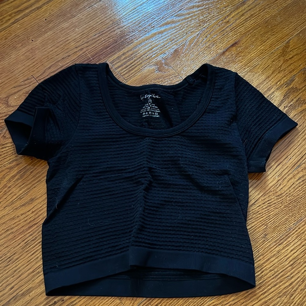 Ribbed Black Cropped Tee